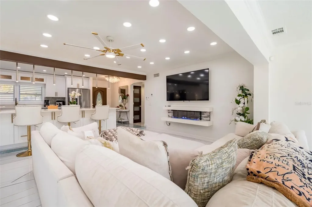 1772 Indian Rocks Road S Largo FL 33774