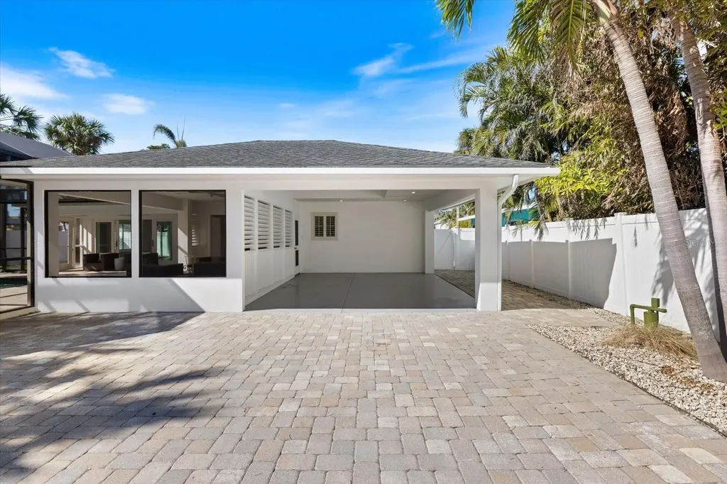 106 N Blvd Of The Presidents Sarasota FL 34236