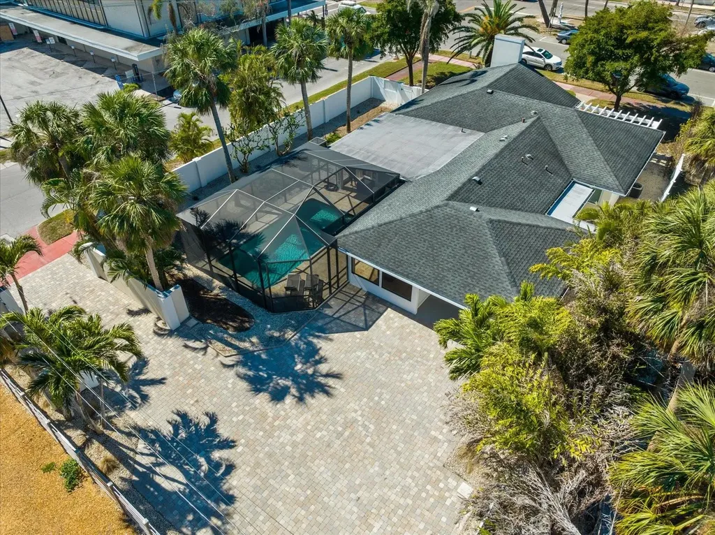 106 N Boulevard Of The Presidents Sarasota FL 34236