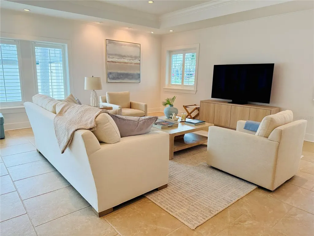 106 N Boulevard Of The Presidents Sarasota FL 34236