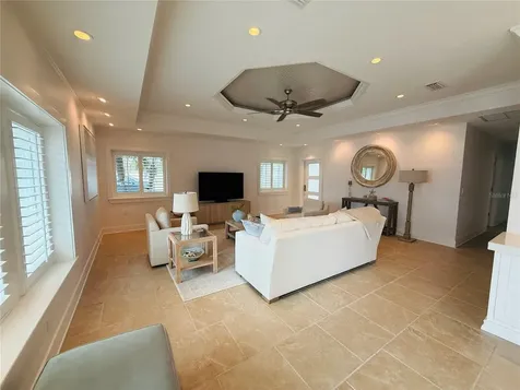 106 N Boulevard Of The Presidents Sarasota FL 34236