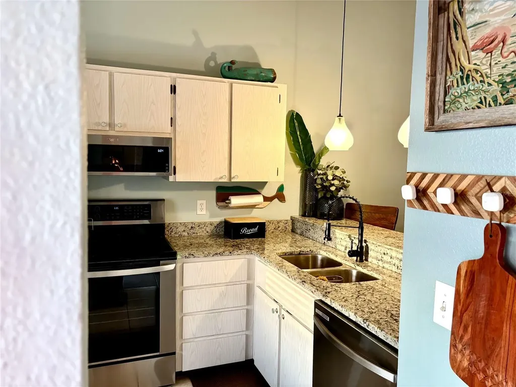 1020 Bowsprit Lane Holiday FL 34691