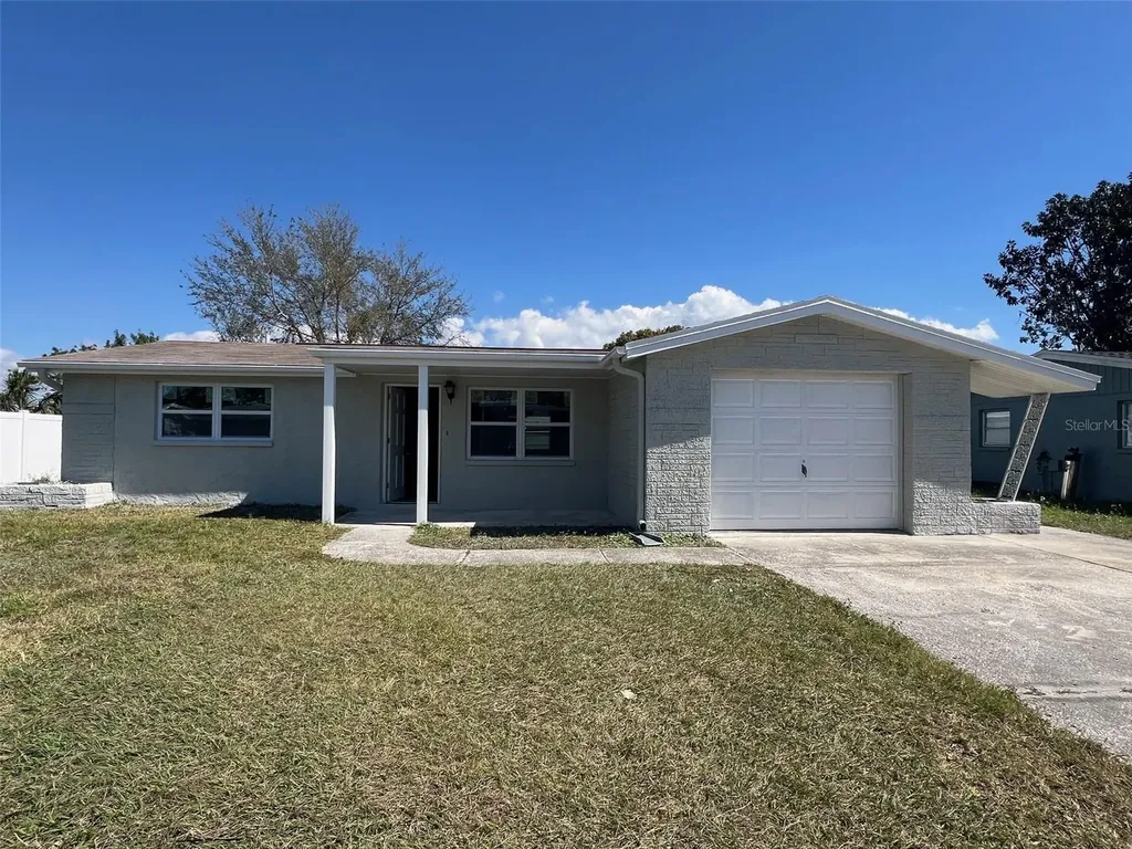 2016 Essex Drive Holiday FL 34691