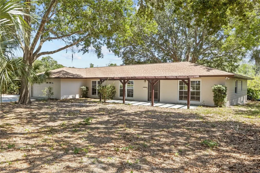 1035 W Minnehaha Avenue Clermont FL 34711