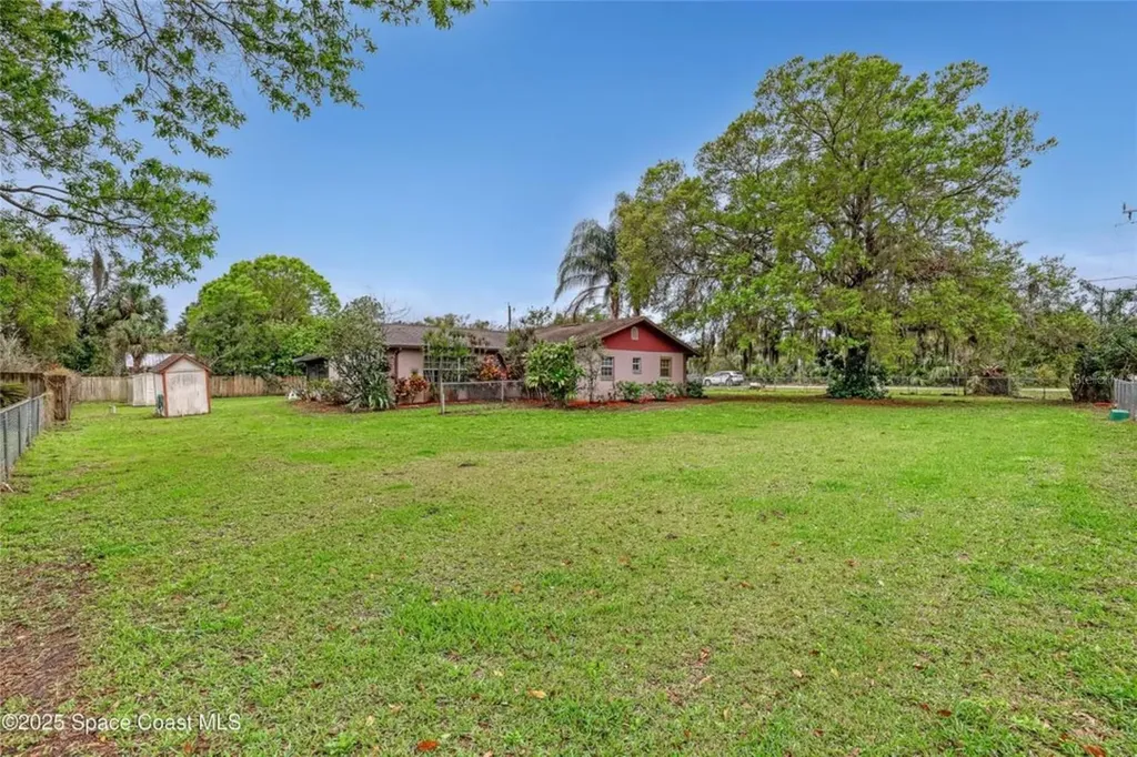 6085 Lord Street Mims FL 32754