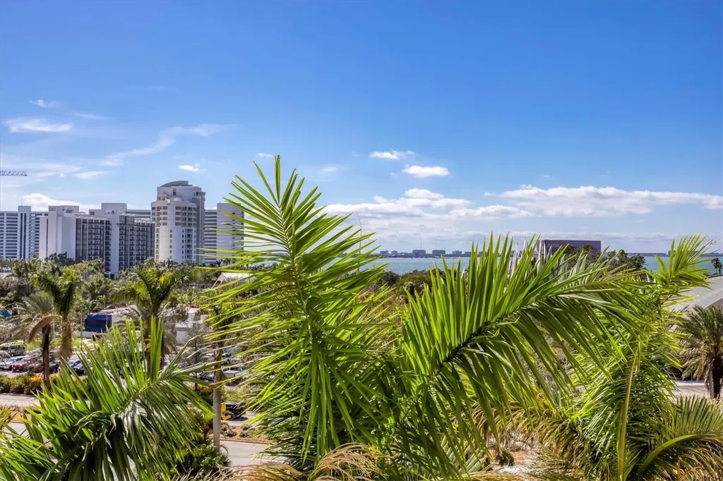 800 N Tamiami Trail Sarasota FL 34236