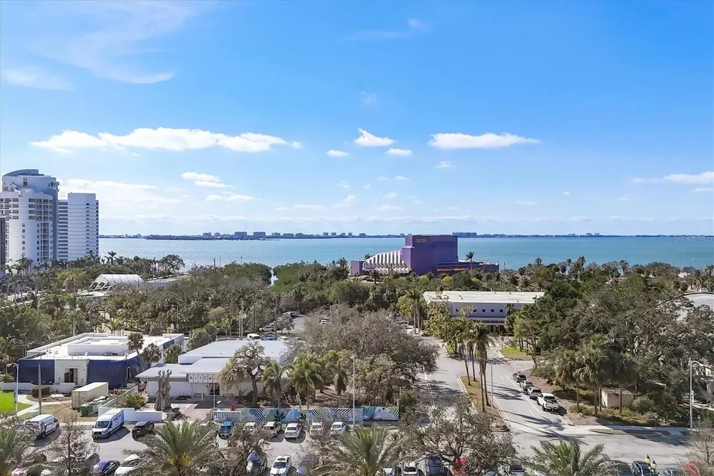 800 N Tamiami Trail Sarasota FL 34236