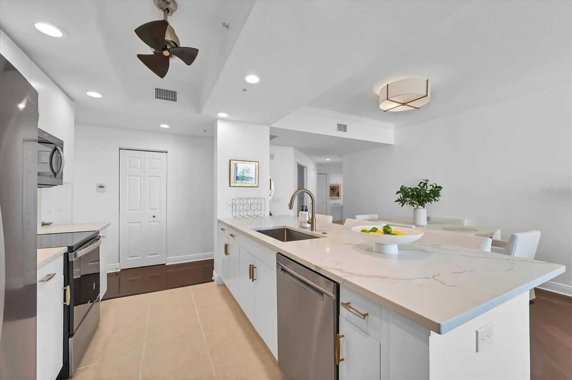 800 N Tamiami Trail Sarasota FL 34236