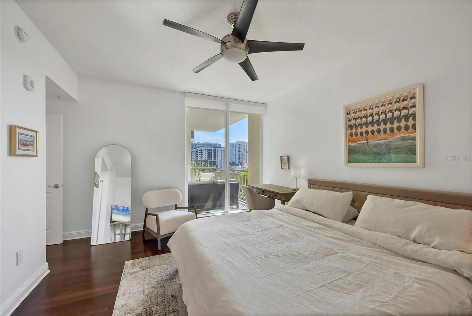 800 N Tamiami Trail Sarasota FL 34236