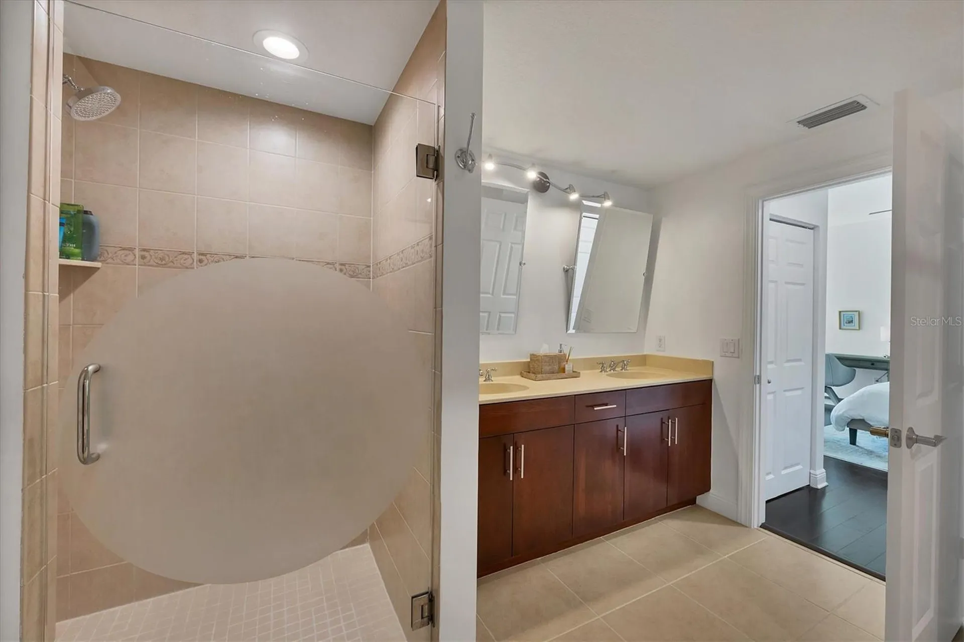 800 N Tamiami Trail Sarasota FL 34236