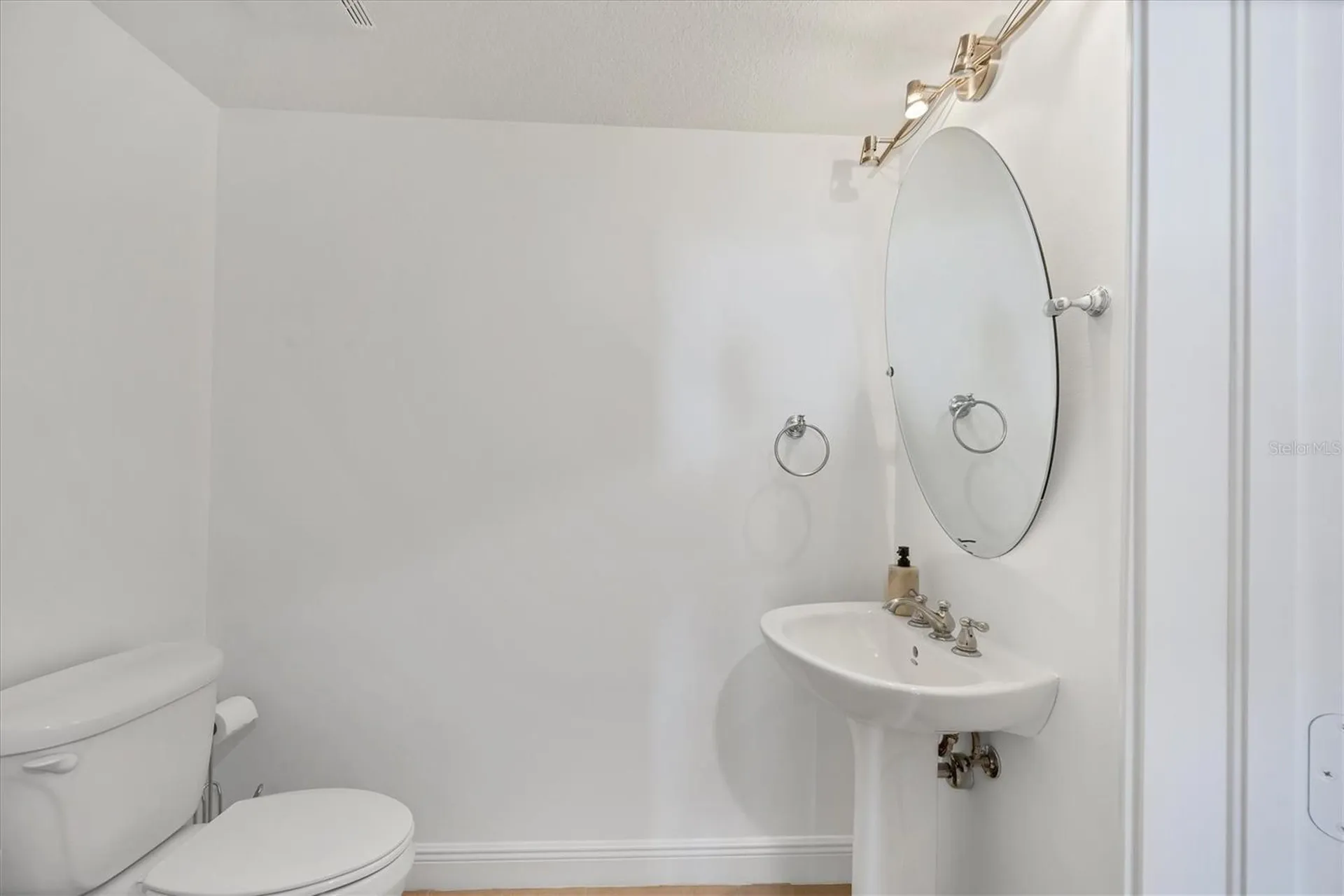 800 N Tamiami Trail Sarasota FL 34236