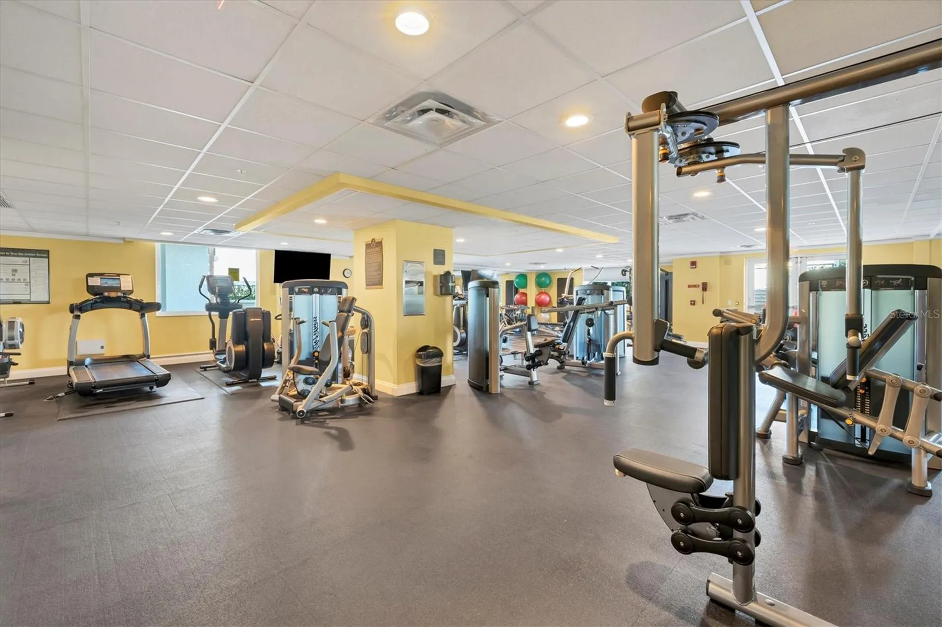 800 N Tamiami Trail Sarasota FL 34236