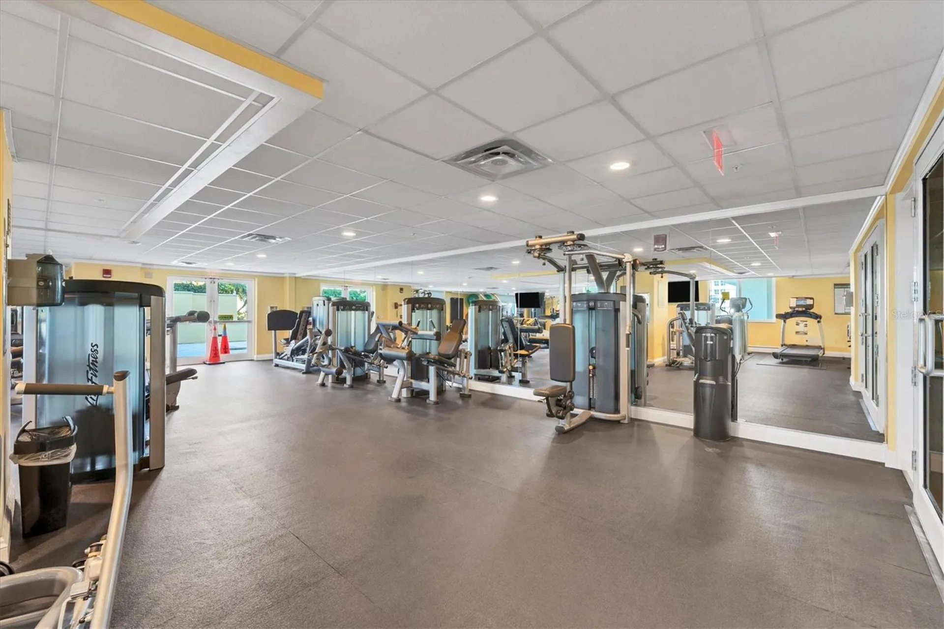 800 N Tamiami Trail Sarasota FL 34236