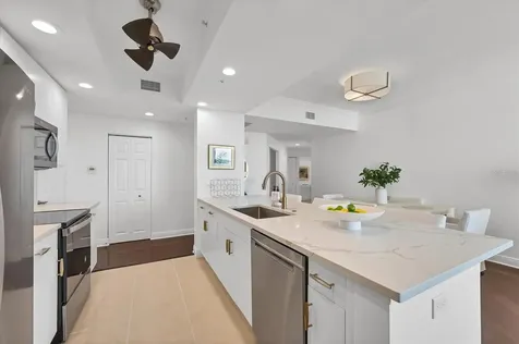 800 N Tamiami Trail Sarasota FL 34236