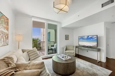 800 N Tamiami Trail Sarasota FL 34236