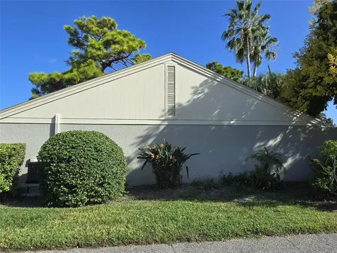 25 Windrush Bay Drive Tarpon Springs FL 34689