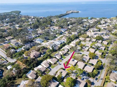 25 Windrush Bay Drive Tarpon Springs FL 34689