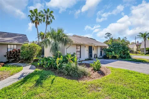 25 Windrush Bay Drive Tarpon Springs FL 34689