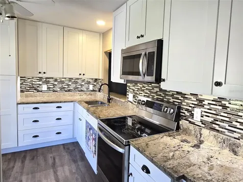 25 Windrush Bay Drive Tarpon Springs FL 34689