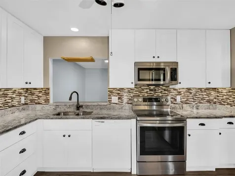 25 Windrush Bay Drive Tarpon Springs FL 34689