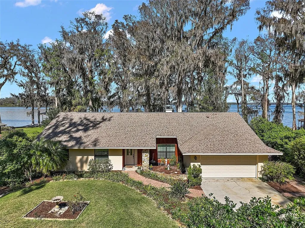 1322 Howard Road Leesburg FL 34748