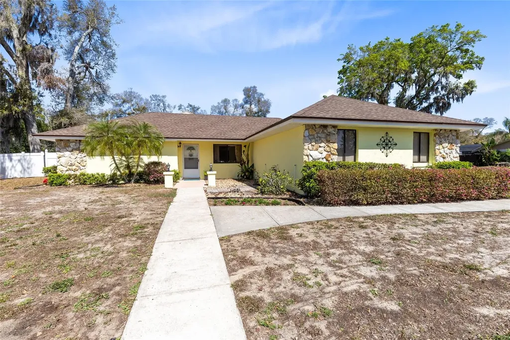 2101 Lake Francis Drive Apopka FL 32712
