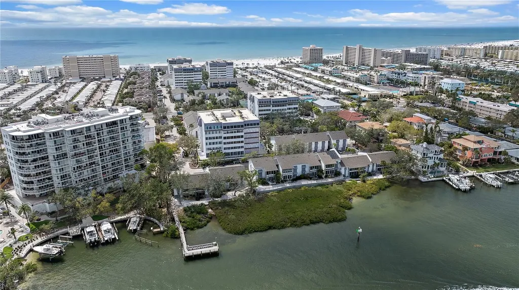 6063 E Peppertree Way Sarasota FL 34242