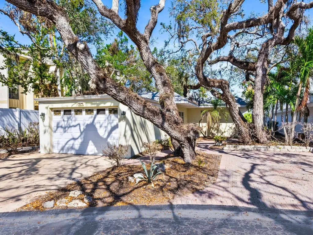 1374 Moonmist Drive Sarasota FL 34242