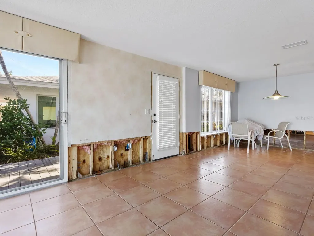 1374 Moonmist Drive Sarasota FL 34242