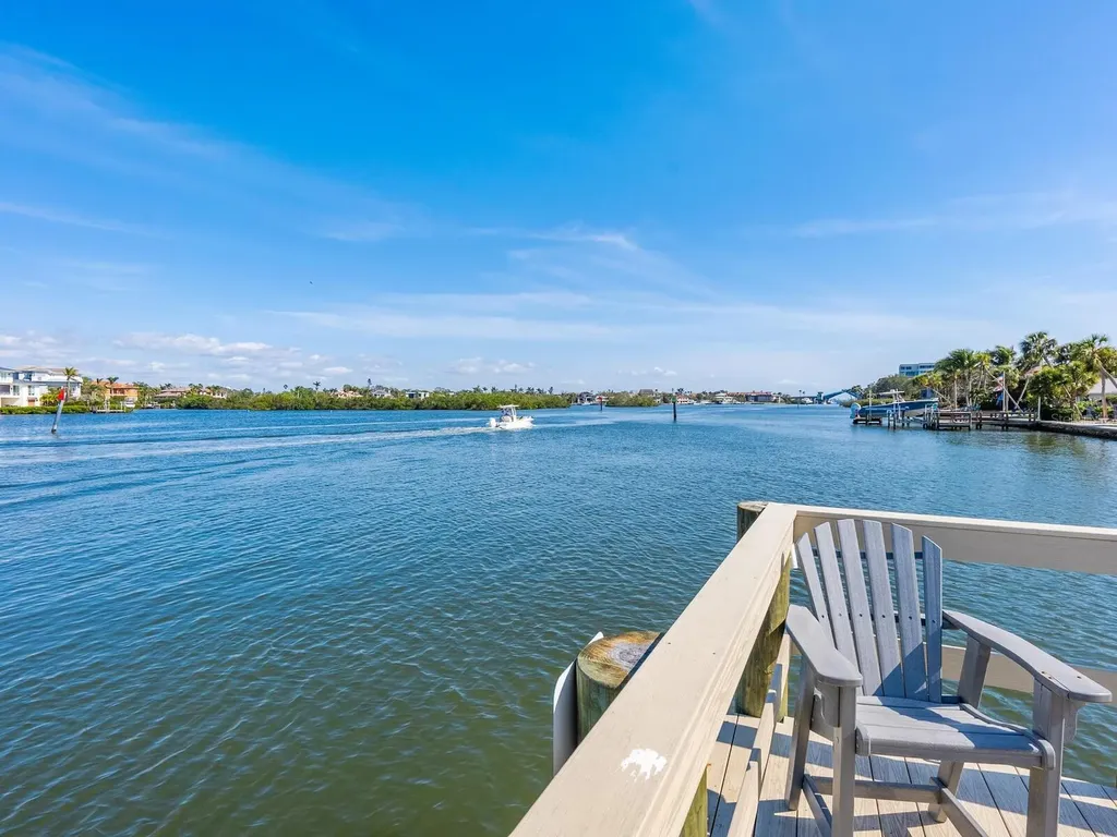 1374 Moonmist Drive Sarasota FL 34242