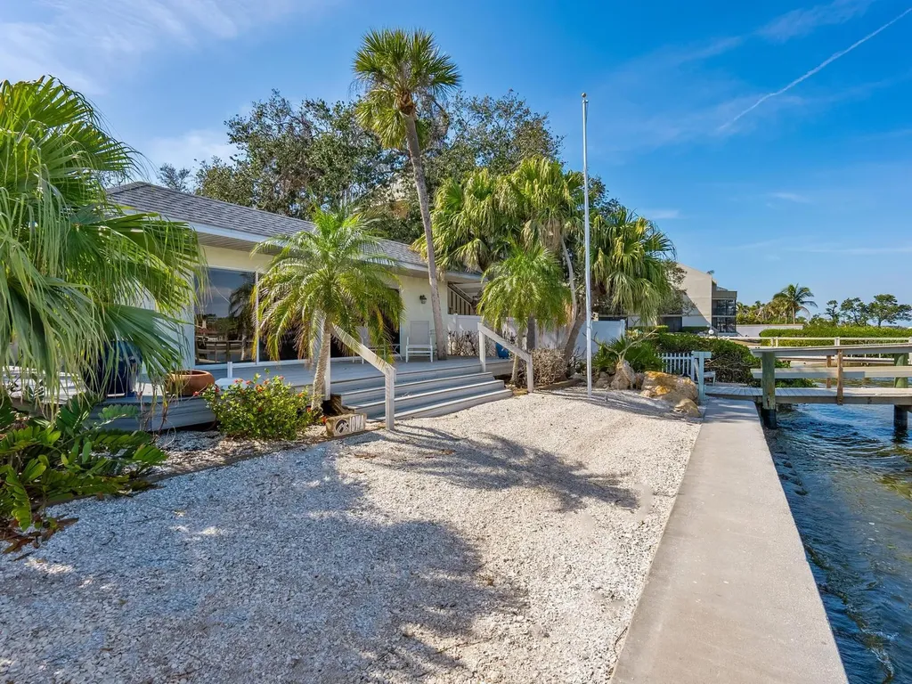 1374 Moonmist Drive Sarasota FL 34242