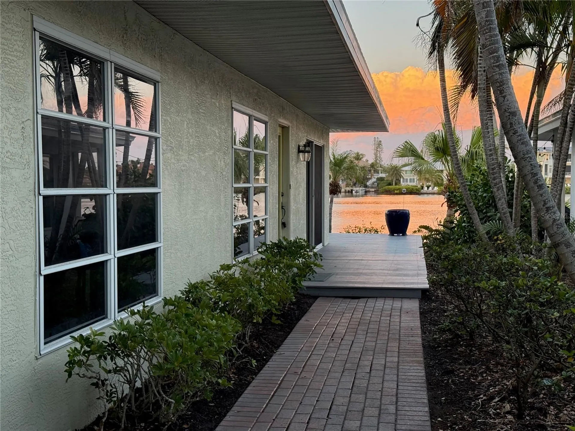 1374 Moonmist Drive Sarasota FL 34242