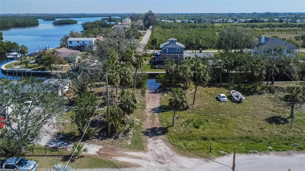 1019 Canal Street Ruskin FL 33570