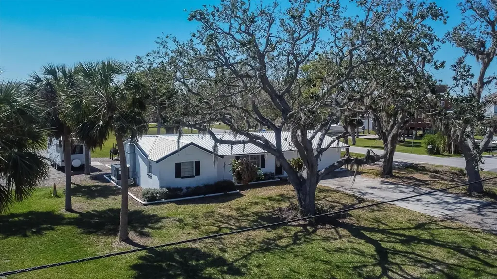 1019 Canal Street Ruskin FL 33570