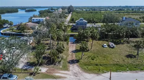 1019 Canal Street Ruskin FL 33570