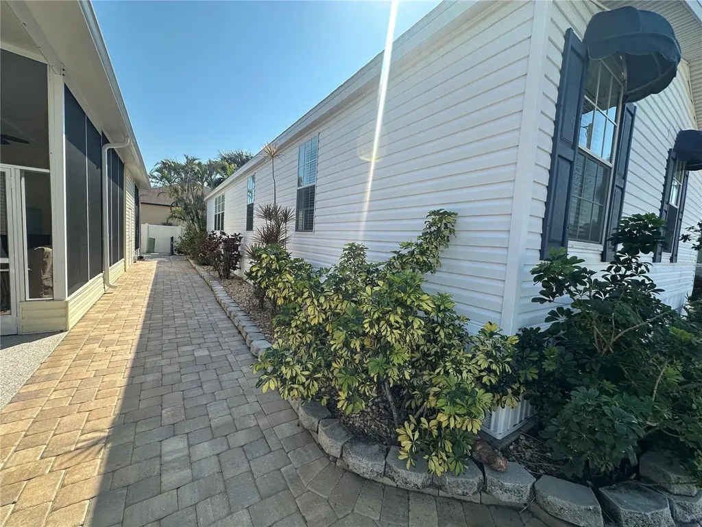 730 Gloriosa Road Venice FL 34293