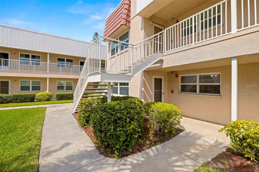10038 62nd Terrace N St Petersburg FL 33708