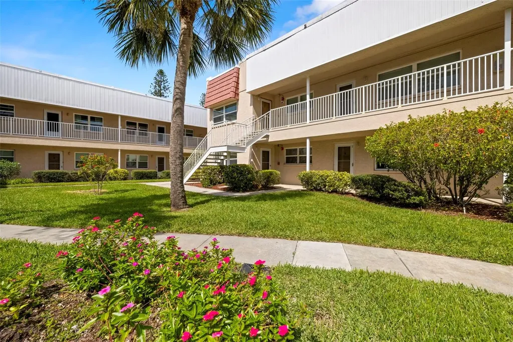 10038 62nd Terrace N St Petersburg FL 33708