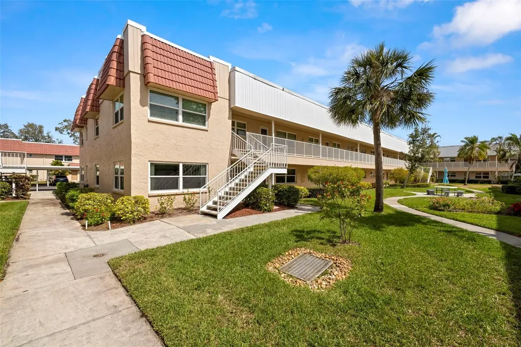 10038 62nd Terrace N St Petersburg FL 33708