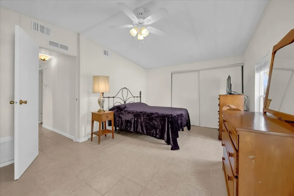 2135 Canopy Circle Zellwood FL 32798