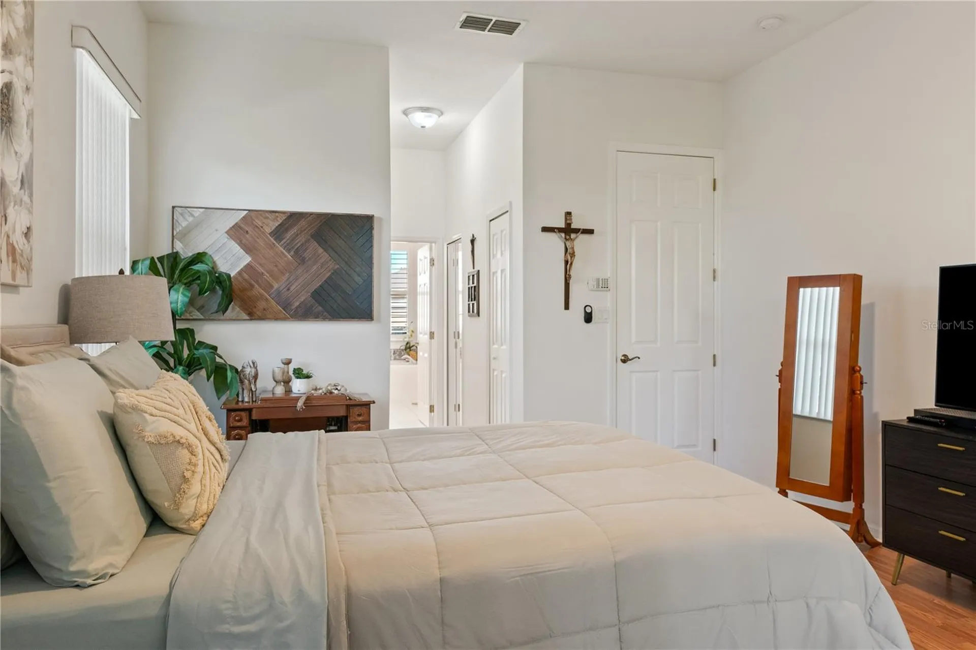 993 Everest Clermont FL 34711