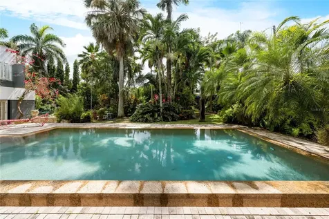 13 Pedrosa Street Garden Hills Guaynabo PR 00966