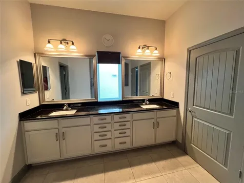 14268 Natures Reserve Drive Lithia FL 33547