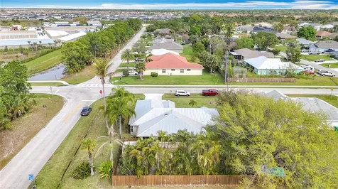 2686 SW Fairgreen Road Port St Lucie FL 34987