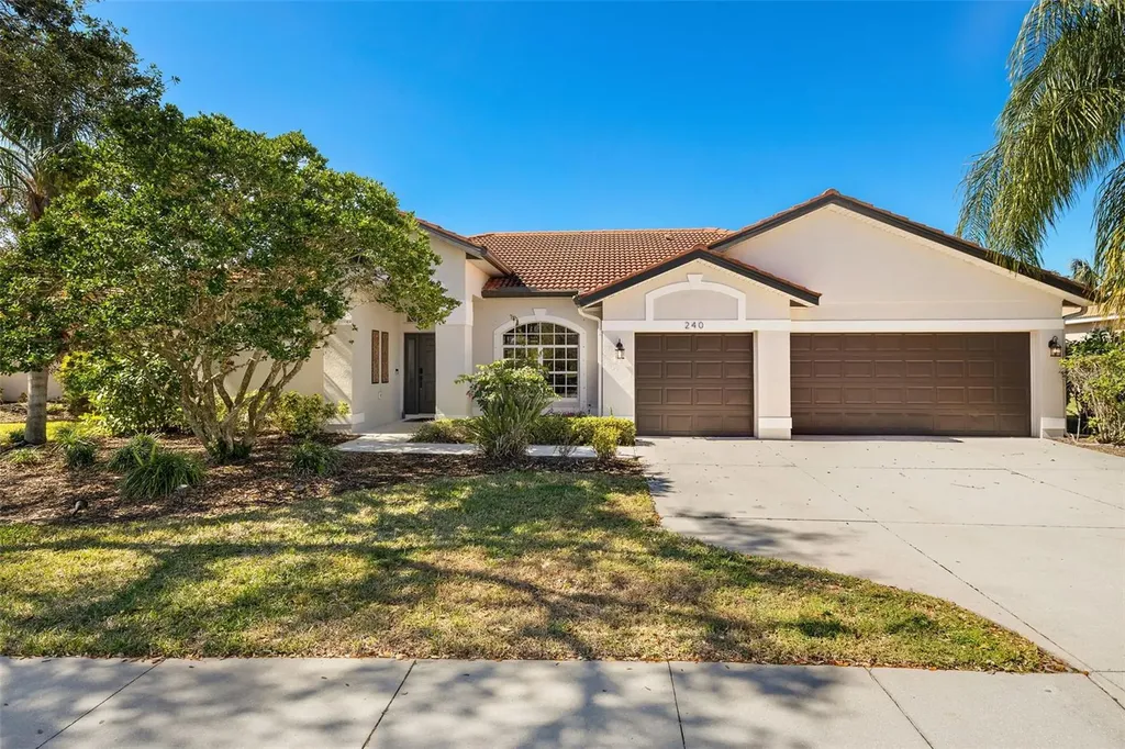 240 Dove Trail Bradenton FL 34212