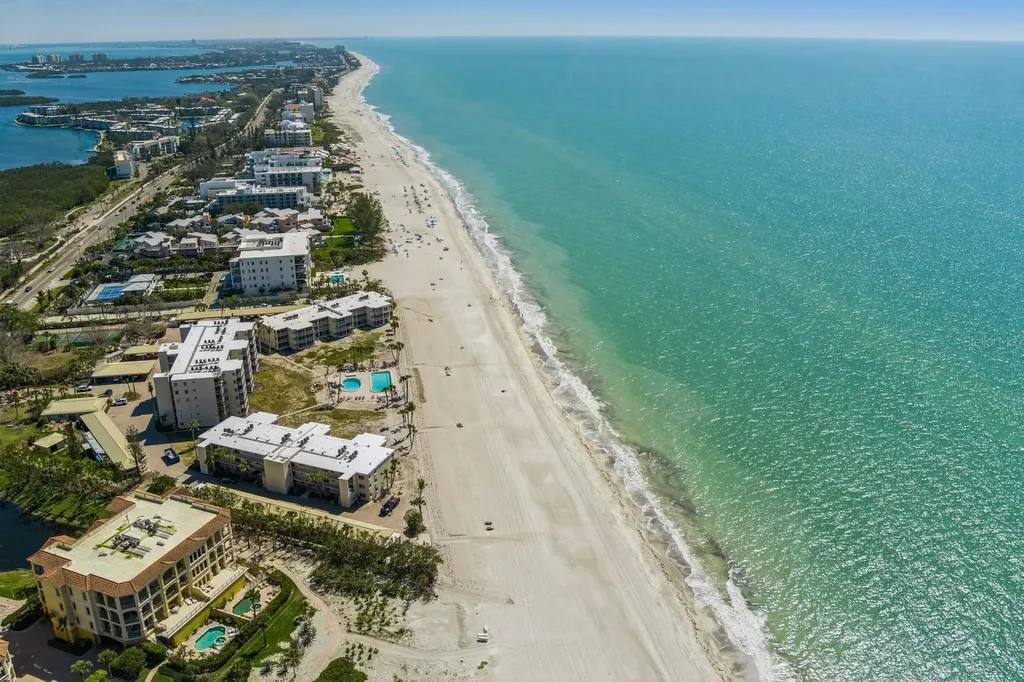 4835 Gulf Of Mexico Drive Longboat Key FL 34228