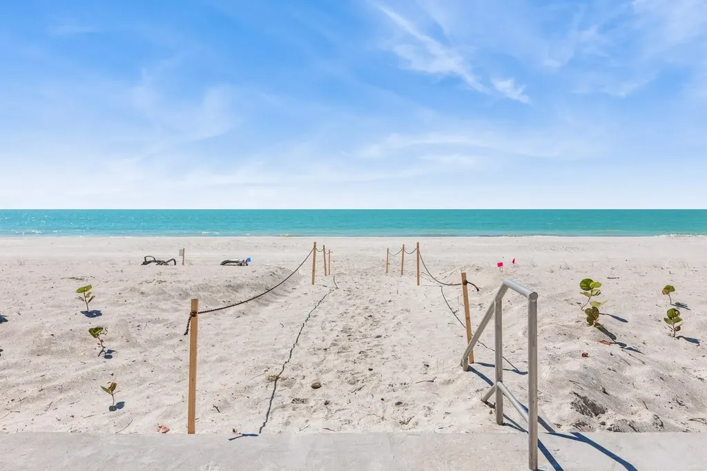 4835 Gulf Of Mexico Drive Longboat Key FL 34228