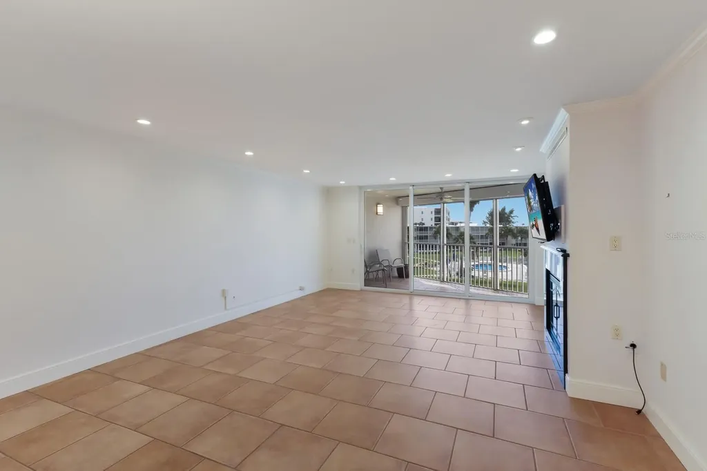 4835 Gulf Of Mexico Drive Longboat Key FL 34228