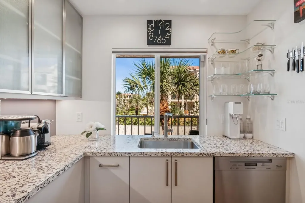 4835 Gulf Of Mexico Drive Longboat Key FL 34228
