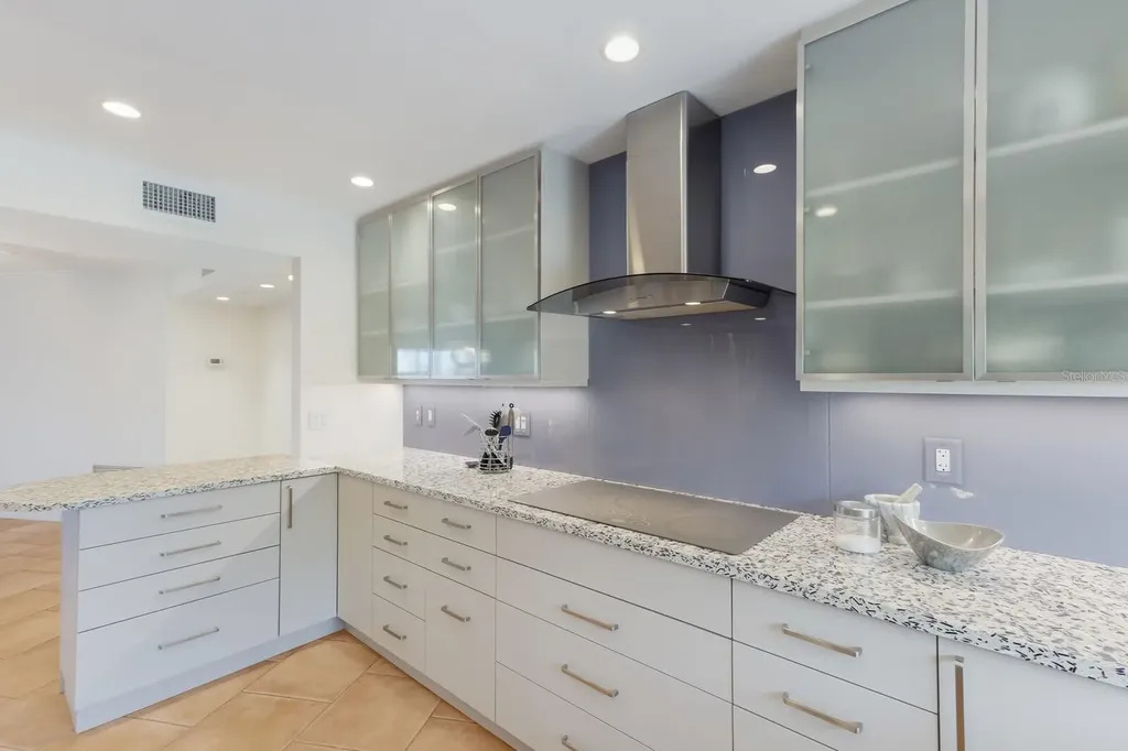 4835 Gulf Of Mexico Drive Longboat Key FL 34228